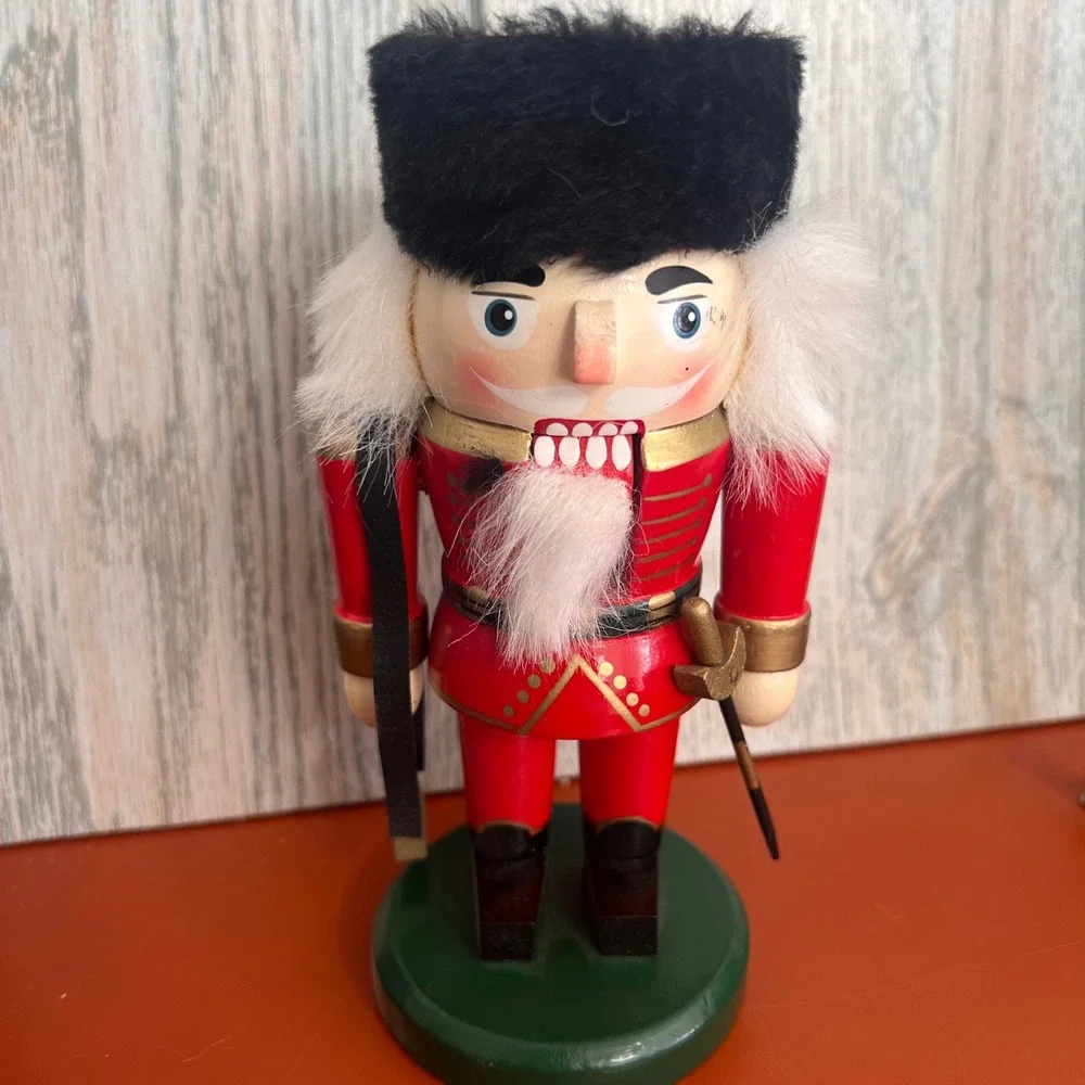 Vtg Wooden Soldier Nutcracker Red Uniform Faux Fur Hat Christmas Decor 7 Inch